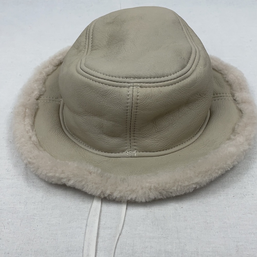 Elegant Cream Shearling Bucket Hat
